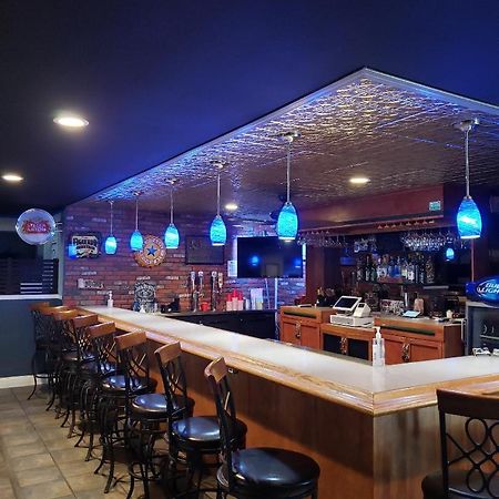 לומפוק O'Cairns Inn And Suites מראה חיצוני תמונה