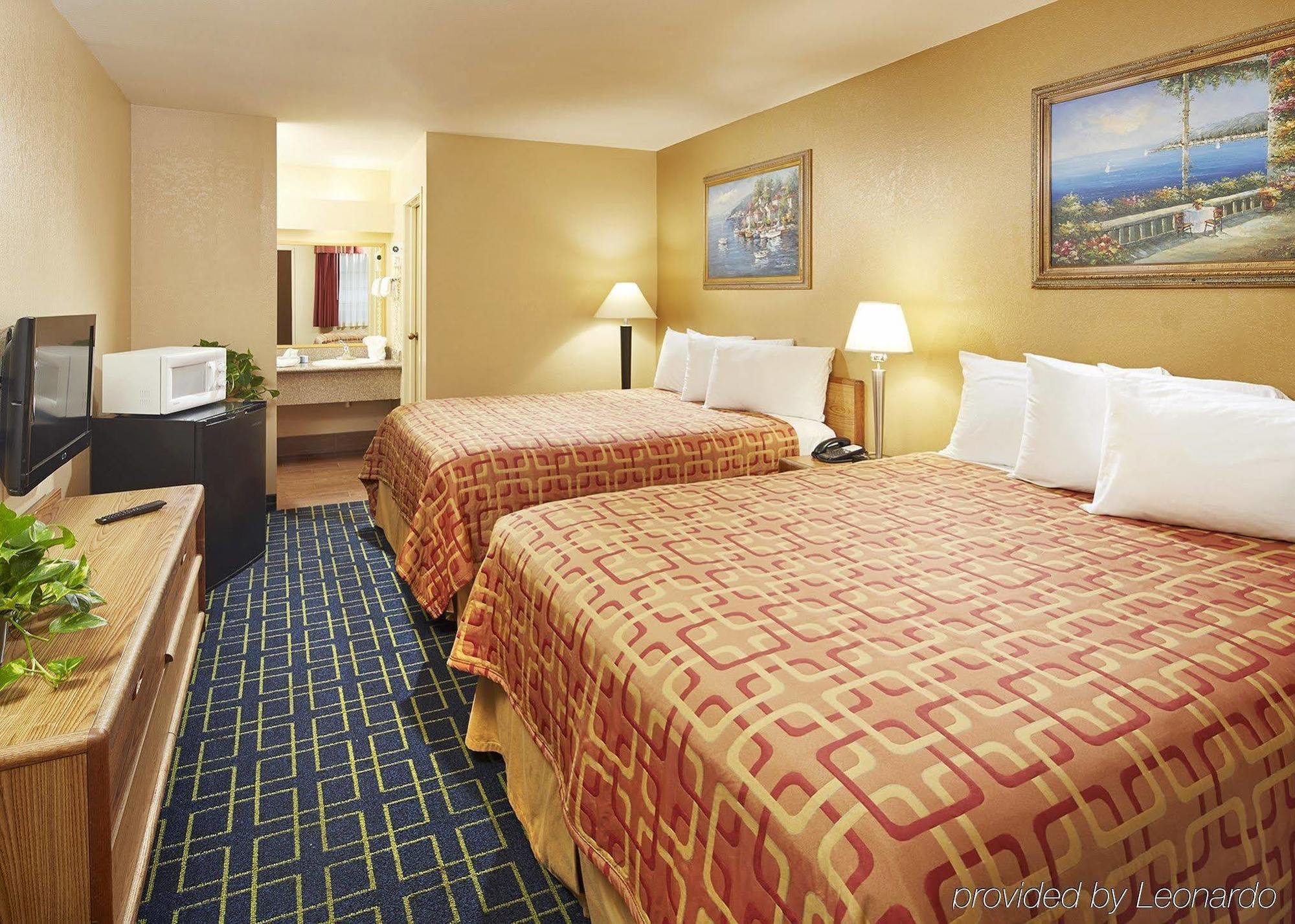 לומפוק O'Cairns Inn And Suites מראה חיצוני תמונה