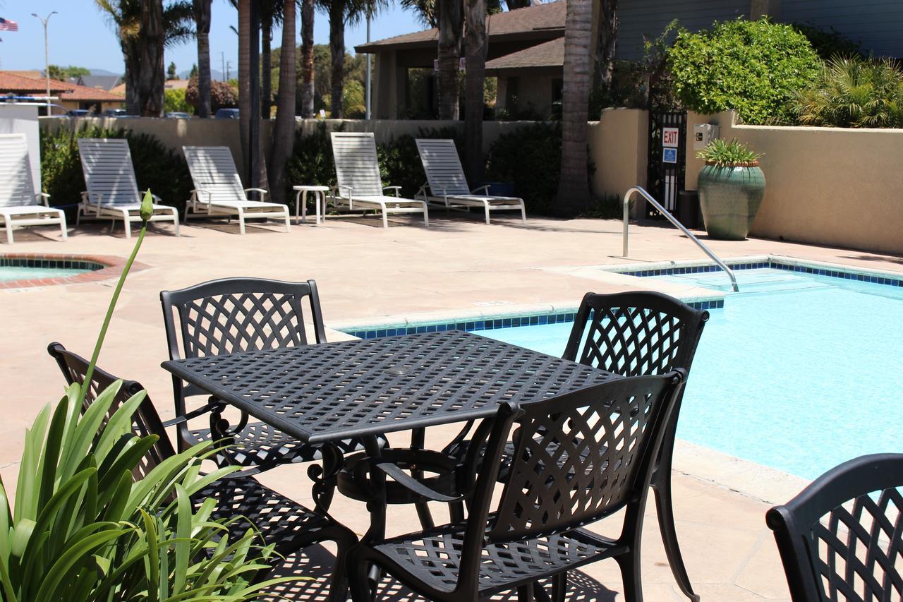 לומפוק O'Cairns Inn And Suites מראה חיצוני תמונה
