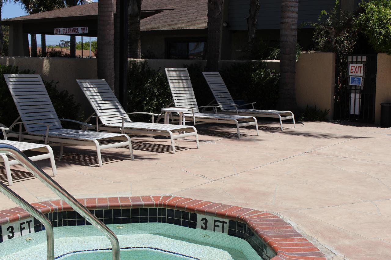 לומפוק O'Cairns Inn And Suites מראה חיצוני תמונה