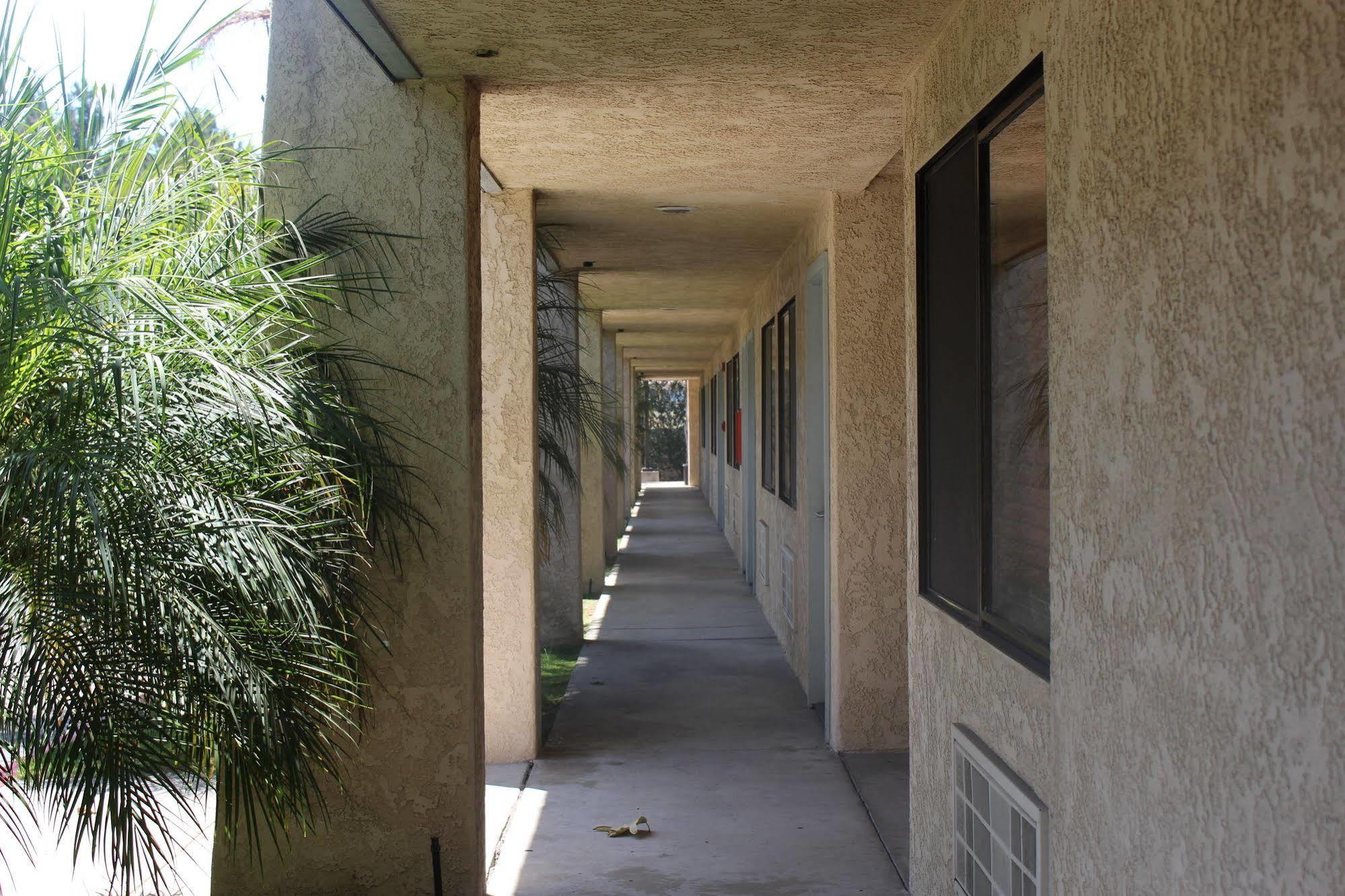 לומפוק O'Cairns Inn And Suites מראה חיצוני תמונה
